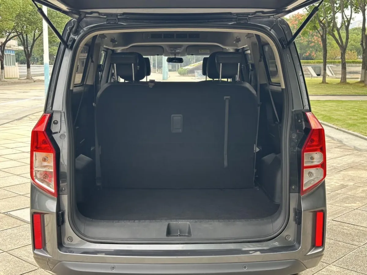 WULING JOURNEY DELUXE EDITION 2023