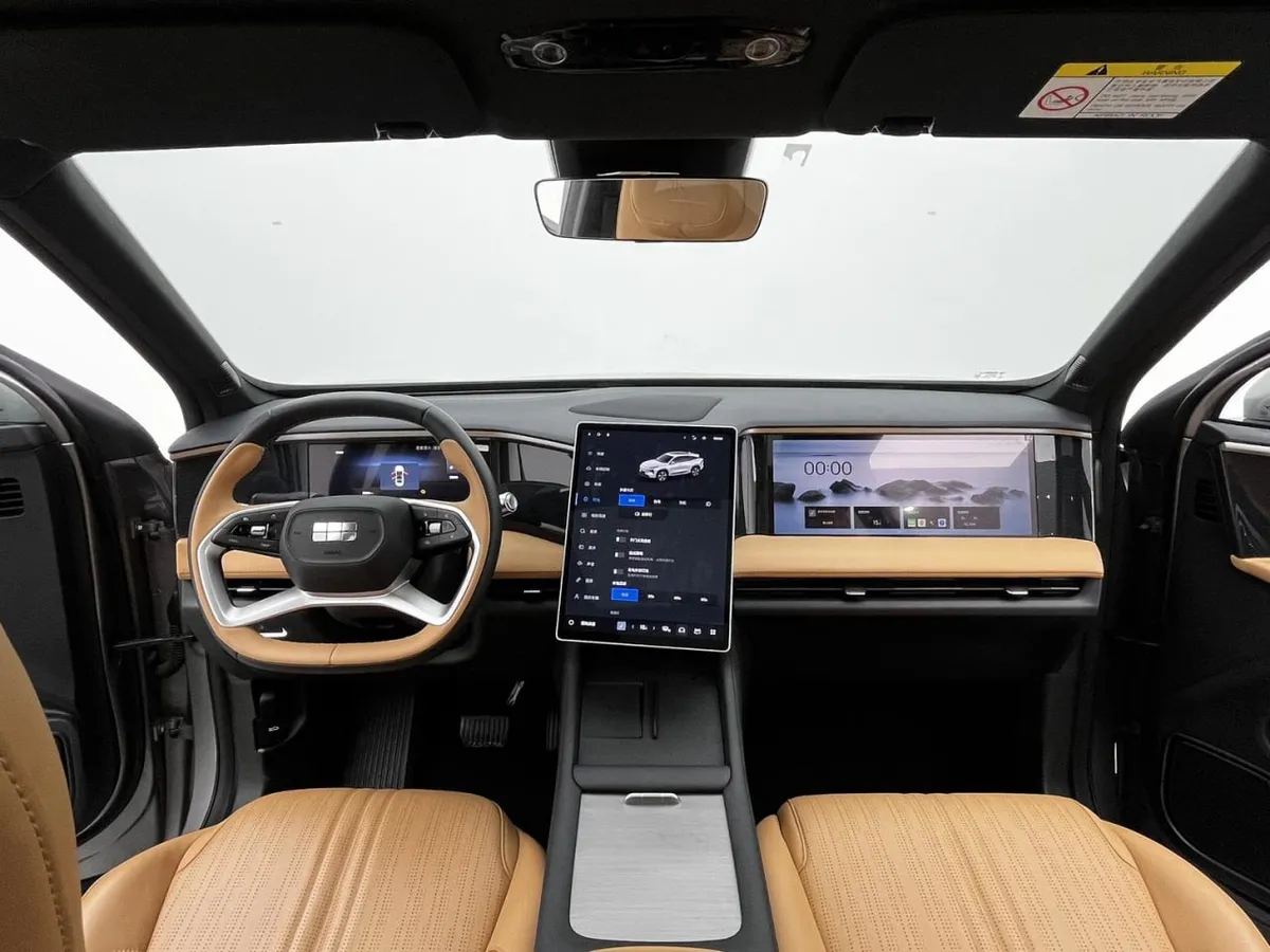 GEELY L7 115KM MAX 2023