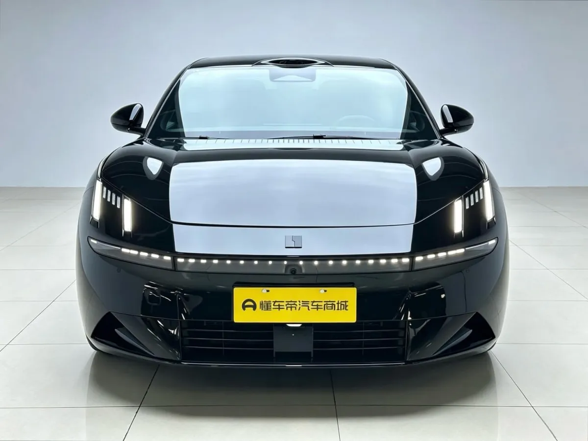 LYNK & CO 10 EM-P 120 AWD 2025