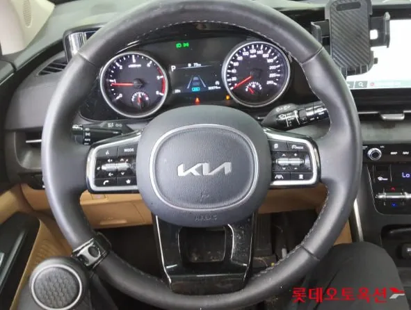 KIA CARNIVAL 2023
