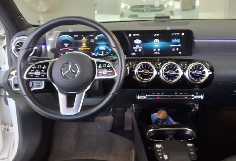 MERCEDES-BENZ A-CLASS A 220 2022