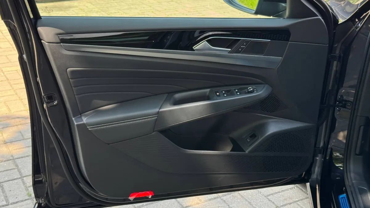 VOLKSWAGEN PASSAT OUTSTANDING 2024