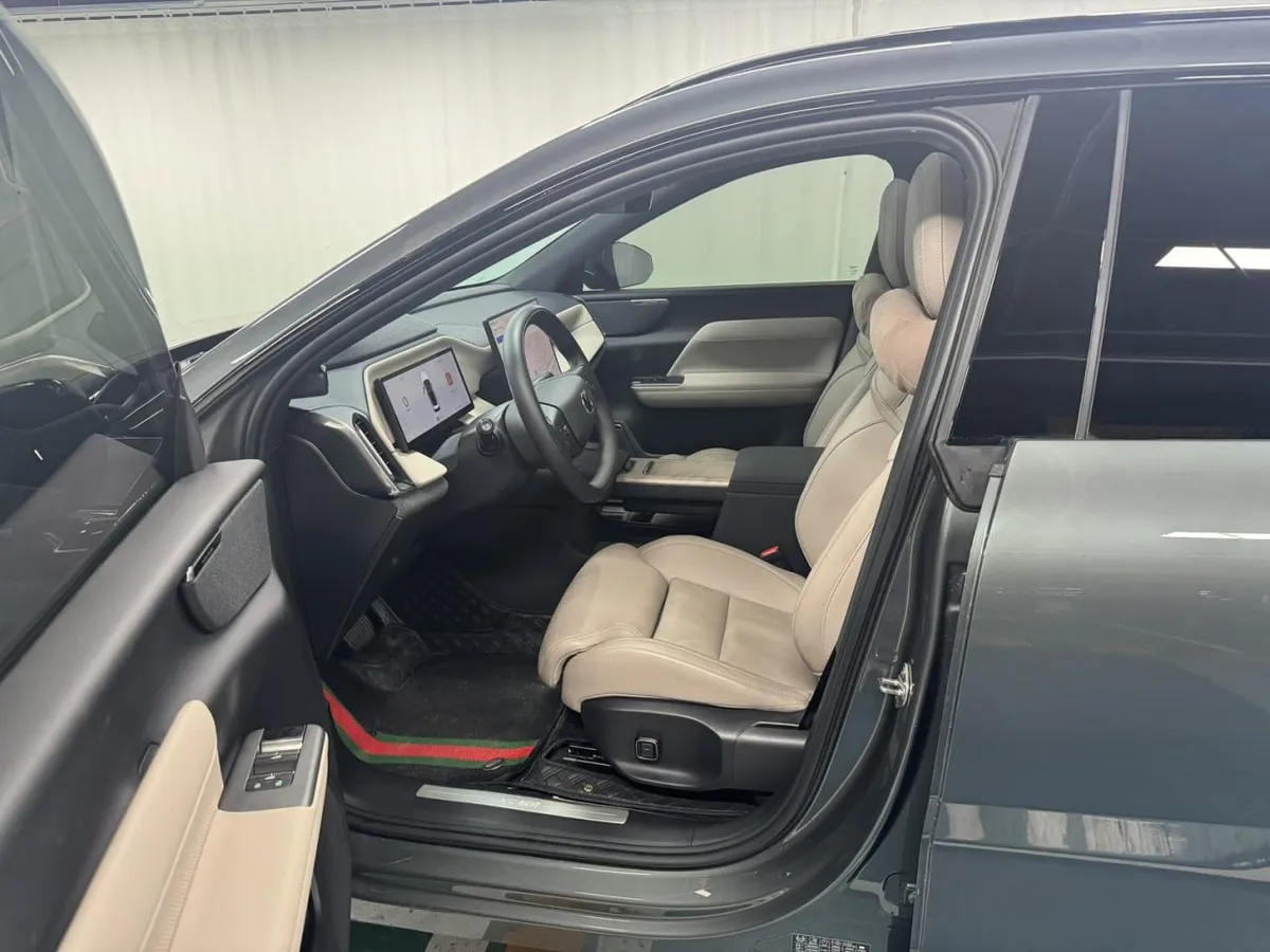 VOLVO XC70 AWD ULTRA 2025