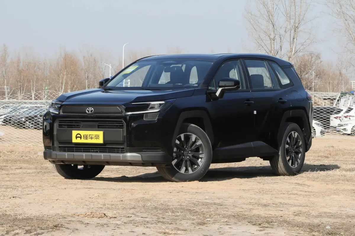 TOYOTA RAV4 LUXURY 2026