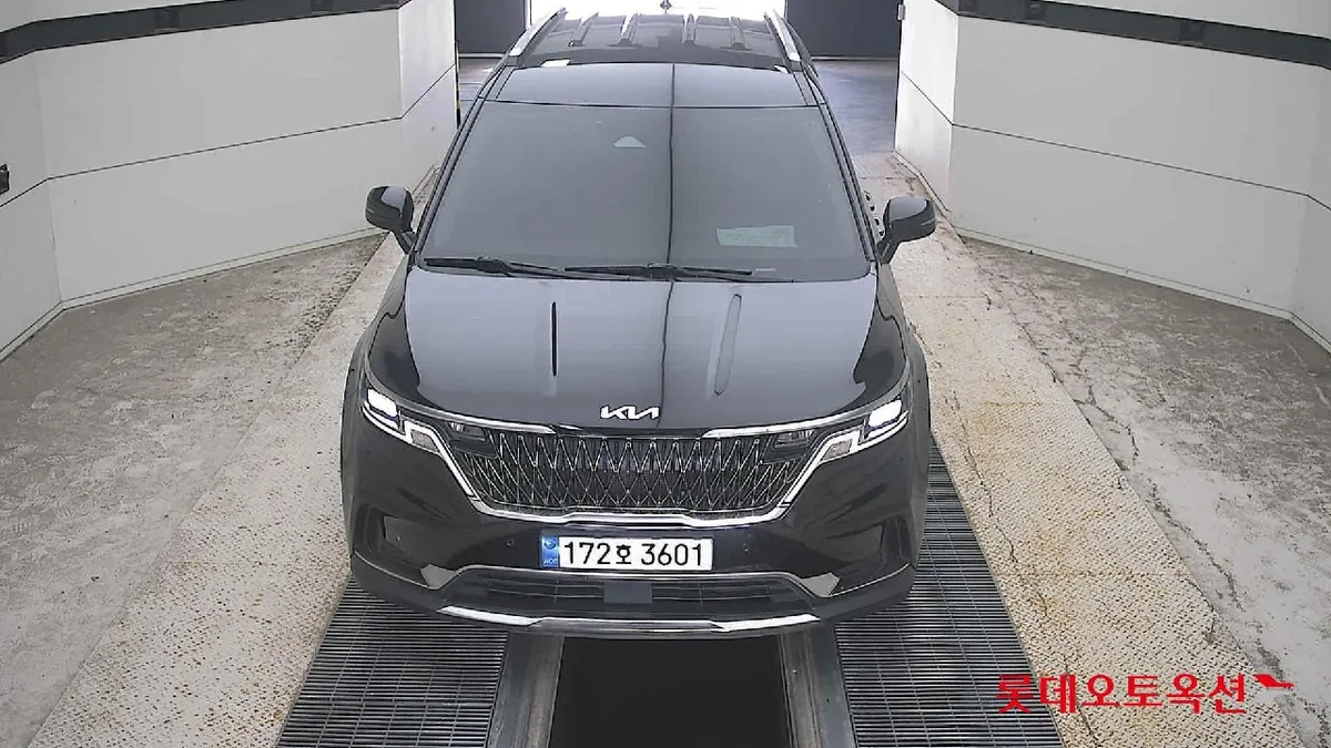 KIA CARNIVAL NOBLESSE 9-SEATER 2022
