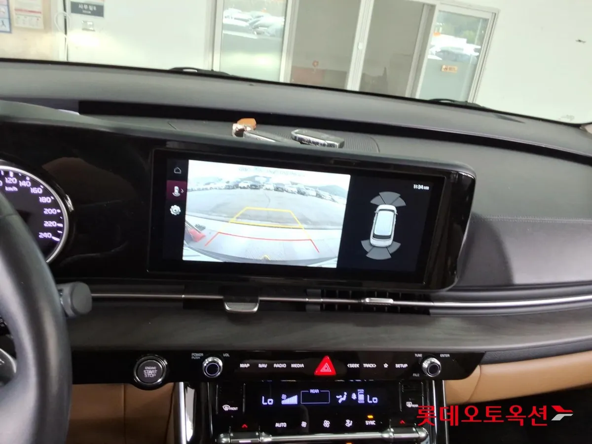KIA CARNIVAL NOBLESSE 9-SEATER 2022