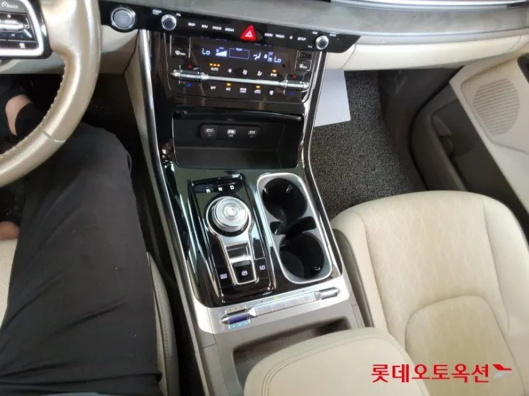 KIA CARNIVAL NOBLESSE 2022