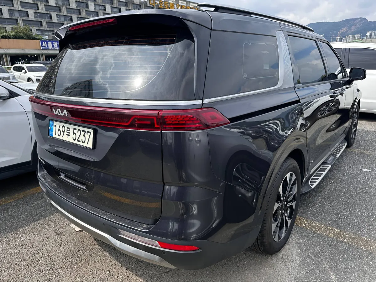 KIA CARNIVAL SIGNATURE 2021