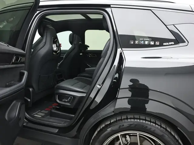LYNK & CO 09 EM-P PERFORMANCE EDITION 2022