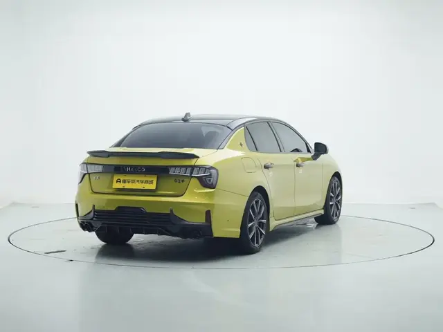 LYNK & CO 03 2022