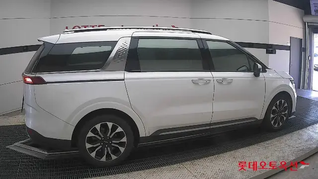 KIA CARNIVAL SIGNATURE 2022
