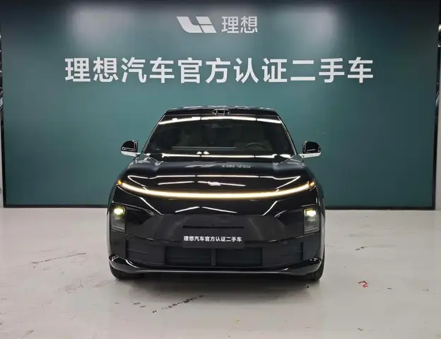 LI AUTO L6 2025