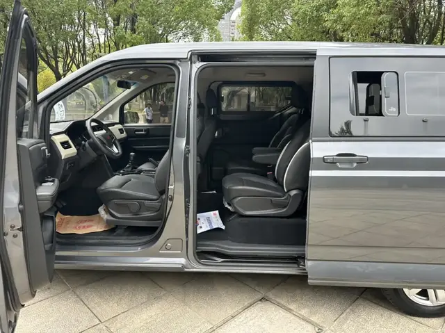 WULING JOURNEY DELUXE EDITION 2023