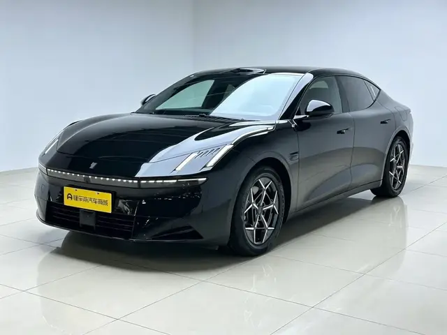 LYNK & CO 10 EM-P 120 AWD 2025