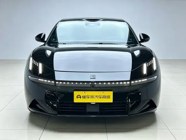 LYNK & CO 10 EM-P 120 AWD 2025