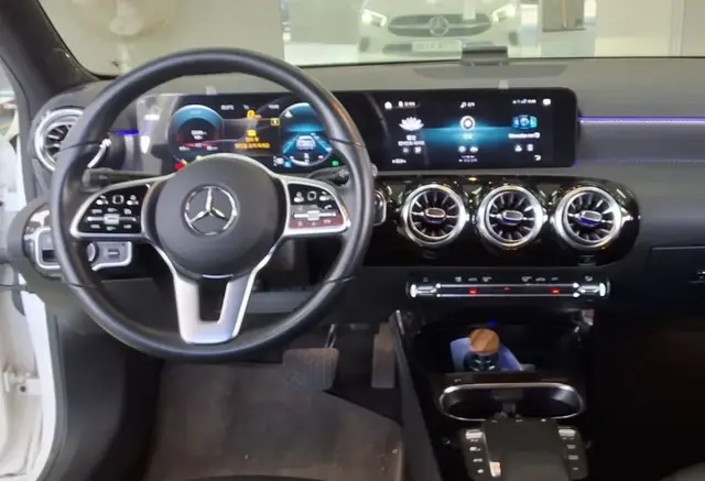 MERCEDES-BENZ A-CLASS A 220 2022