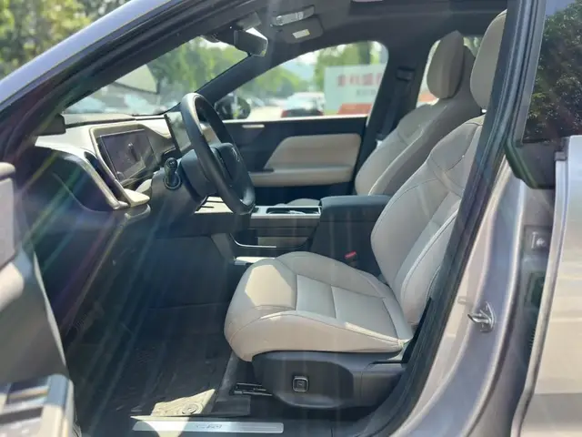 VOLVO XC70 CORE XC70 LONG RANGE CORE 2025