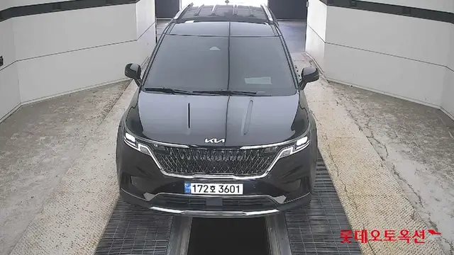 KIA CARNIVAL NOBLESSE 9-SEATER 2022