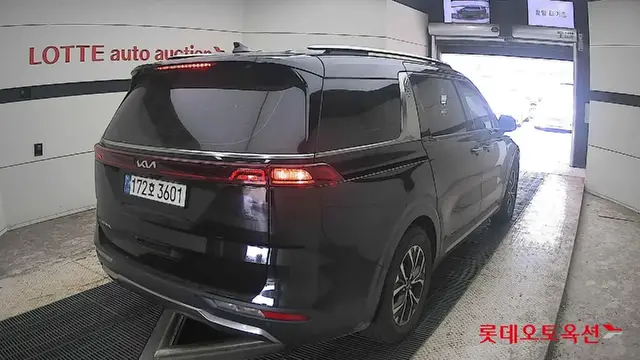 KIA CARNIVAL NOBLESSE 9-SEATER 2022