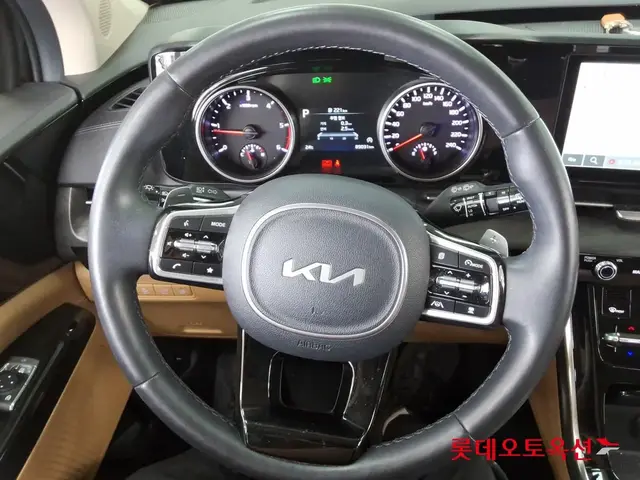 KIA CARNIVAL NOBLESSE 9-SEATER 2022