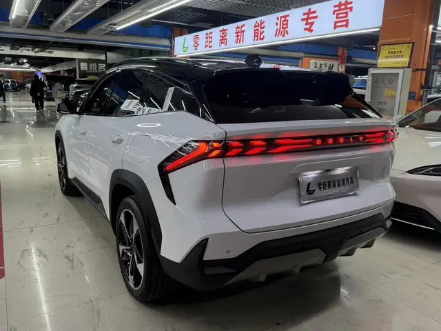 GEELY L7 2023