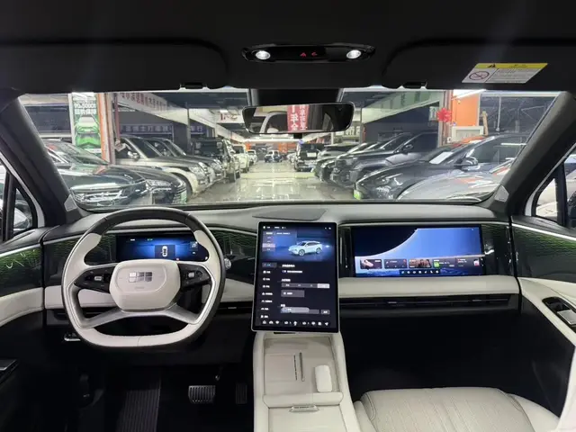 GEELY L7 2023