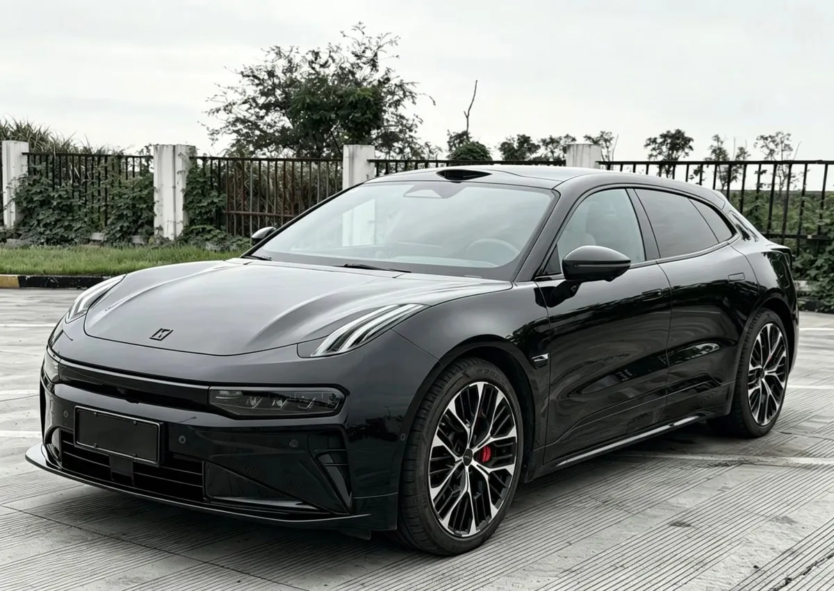 ZEEKR 001 ULTRA 2025