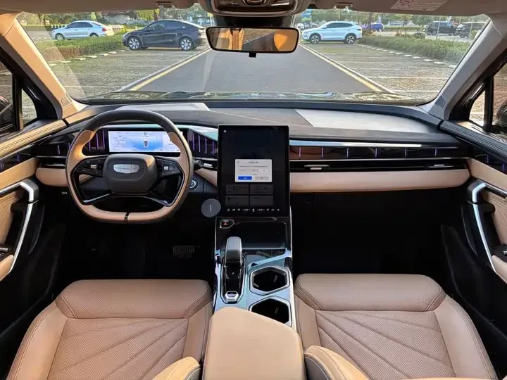 GEELY BOYUE L PREMIUM 2023