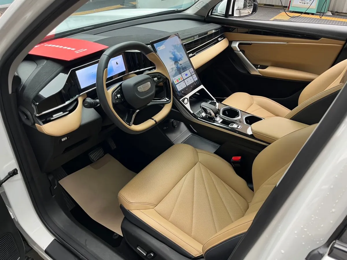 GEELY BOYUE L PREMIUM 2023