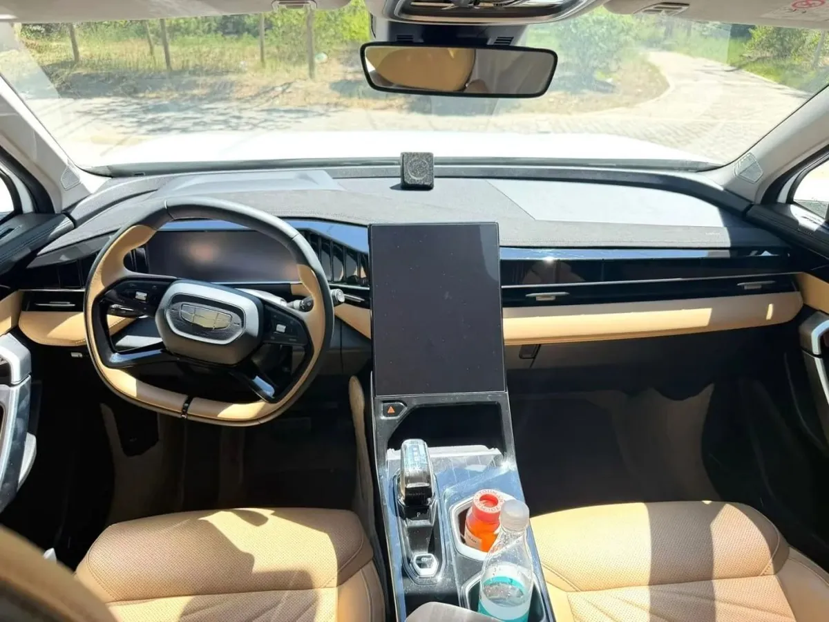 GEELY BOYUE L PREMIUM 2022