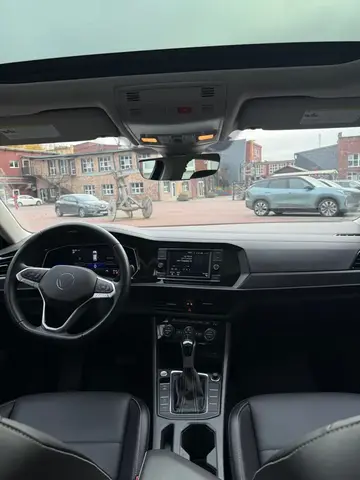VOLKSWAGEN JETTA VII 2022