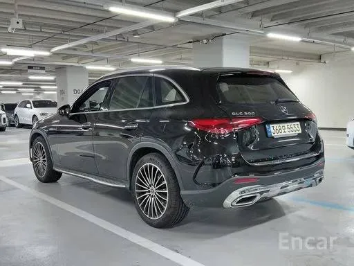 MERCEDES-BENZ GLC300 4MATIC AMG LINE 2023
