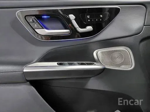 MERCEDES-BENZ GLC300 4MATIC AMG LINE 2023
