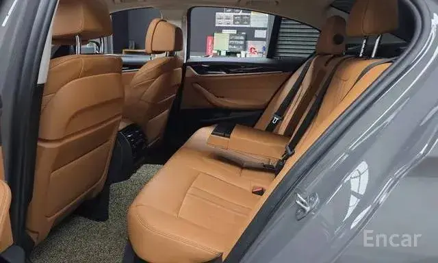 BMW 520I LUXURY 2021
