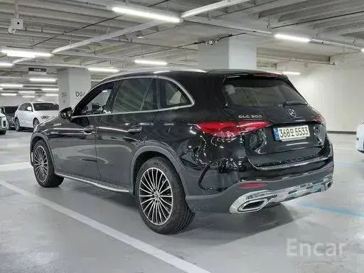 MERCEDES-BENZ GLC300 4MATIC AMG LINE 2023