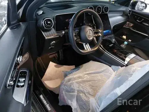 MERCEDES-BENZ GLC300 4MATIC AMG LINE 2023