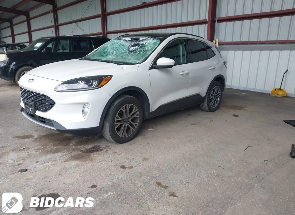 FORD ESCAPE SEL 2022
