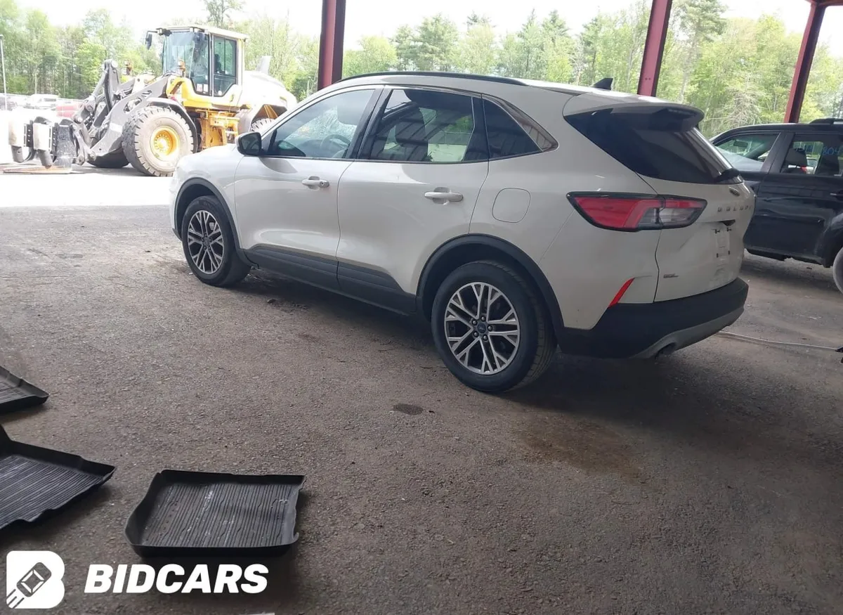 FORD ESCAPE SEL 2022