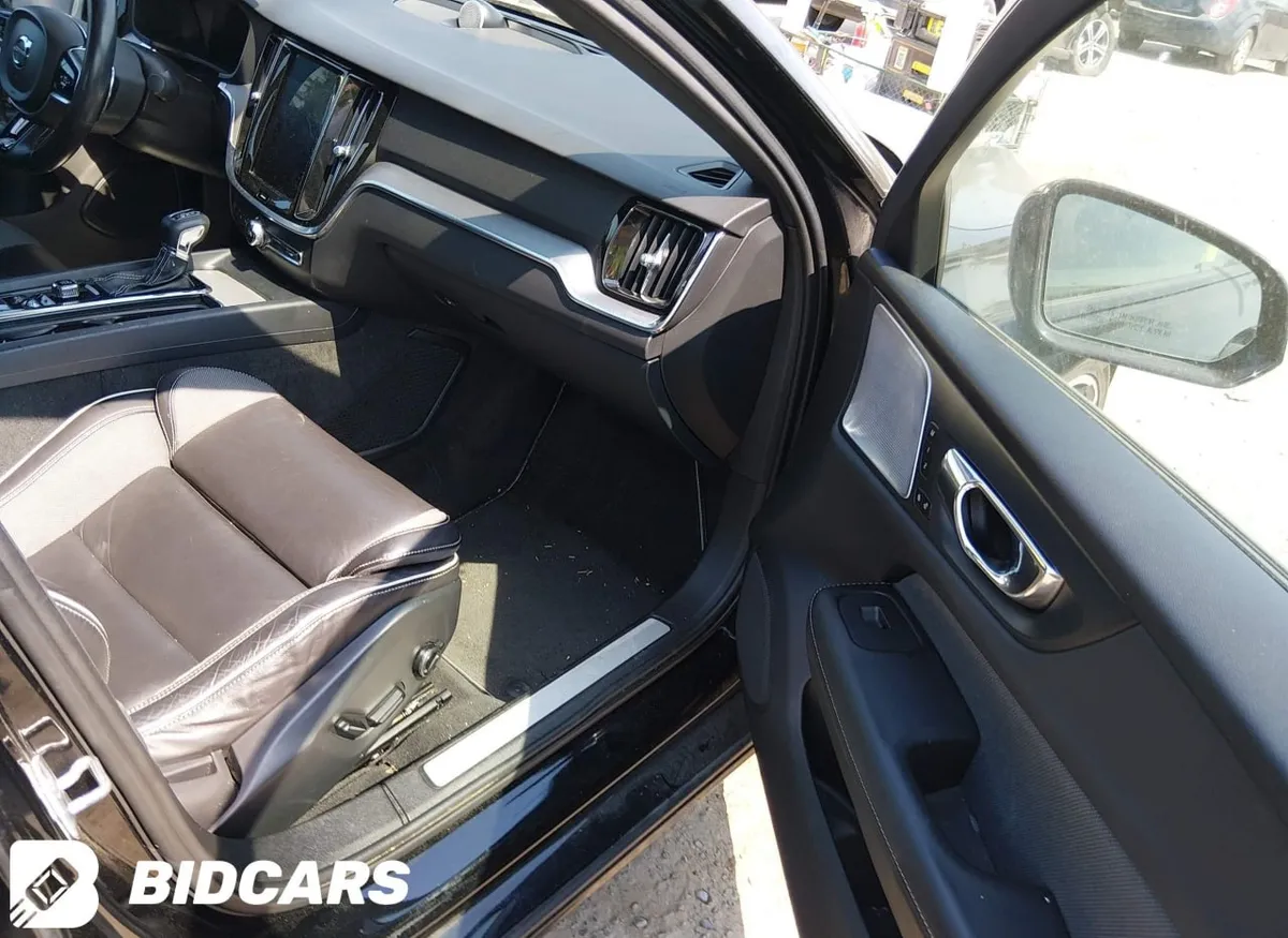 VOLVO S60 T6 R-DESIGN 2019