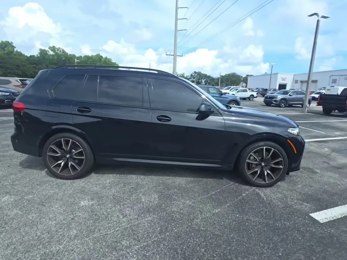 BMW X7 SPORTS ACTIVITY VEHICLE 2022