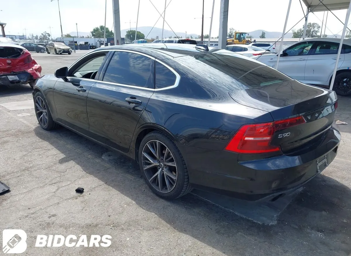 VOLVO S90 T5 MOMENTUM 2018