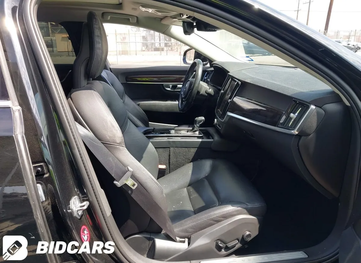 VOLVO S90 T5 MOMENTUM 2018