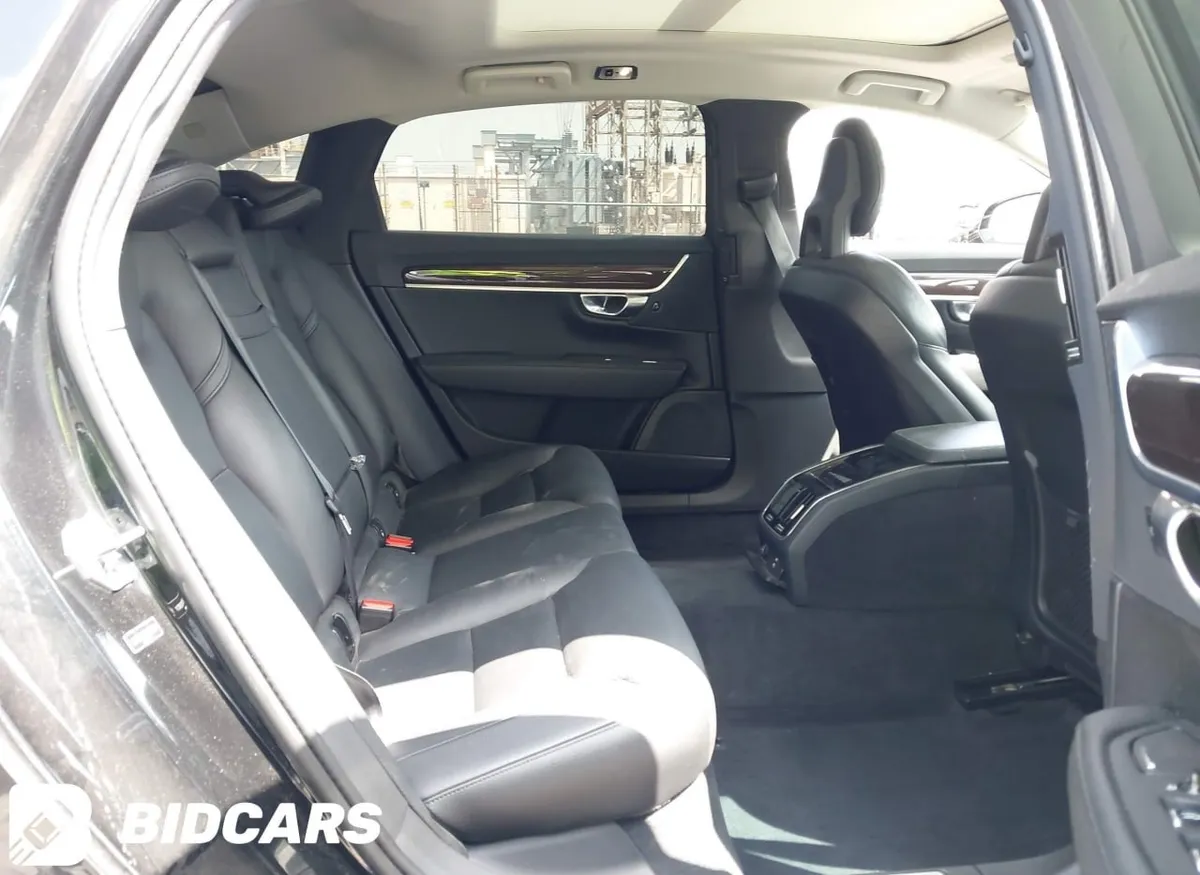 VOLVO S90 T5 MOMENTUM 2018