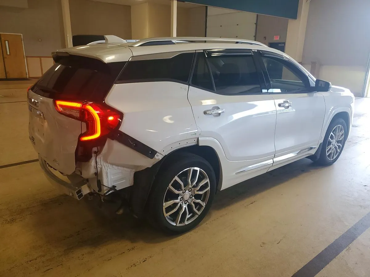 GMC TERRAIN DENALI 2023