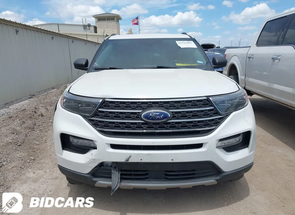 FORD EXPLORER XLT 2023