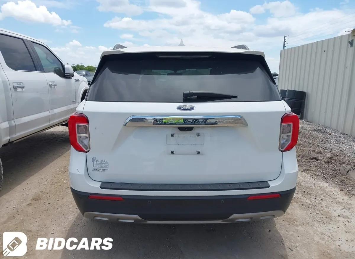 FORD EXPLORER XLT 2023