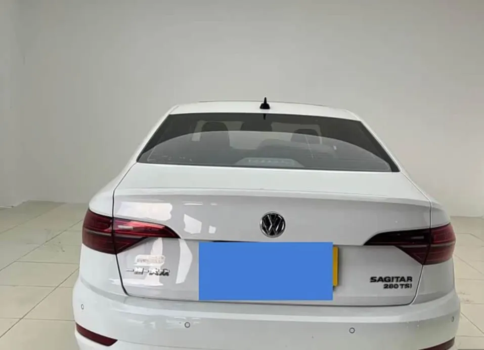 VOLKSWAGEN SAGITAR 2022