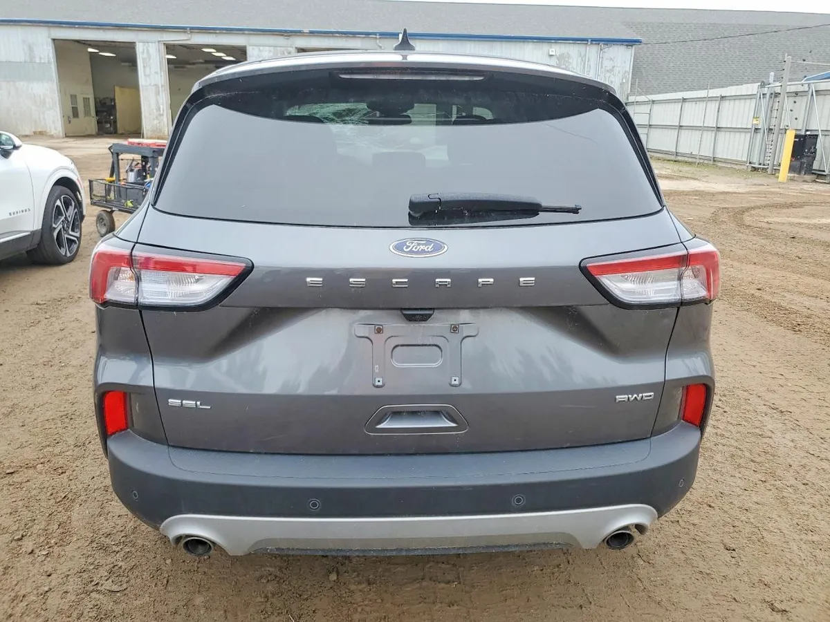 FORD ESCAPE SEL 2022