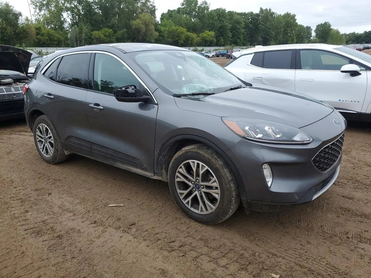 FORD ESCAPE SEL 2022
