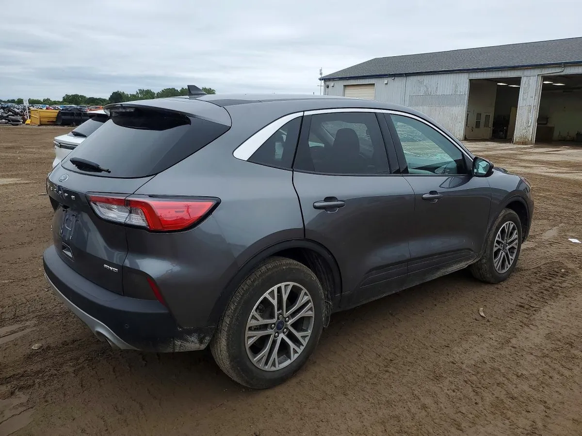 FORD ESCAPE SEL 2022